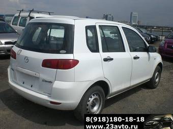 2003 Mazda Demio Photos