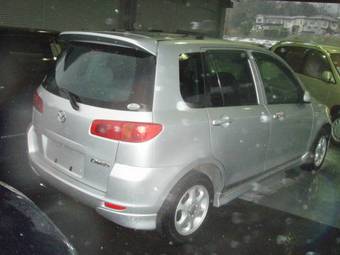 2003 Mazda Demio Pictures