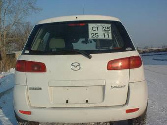 2003 Mazda Demio Pictures