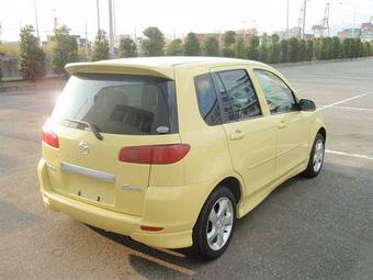 2003 Mazda Demio Photos