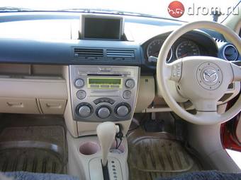 2003 Mazda Demio Photos