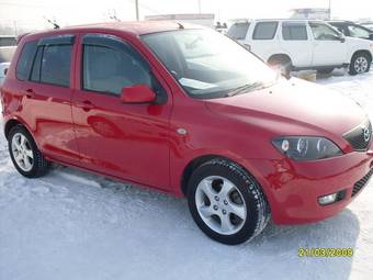 2003 Mazda Demio Pictures
