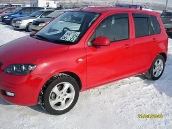 2003 Mazda Demio Photos