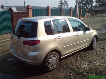 2003 Mazda Demio Pictures