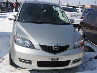 2003 Mazda Demio Pictures