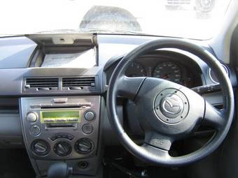 2003 Mazda Demio Pictures