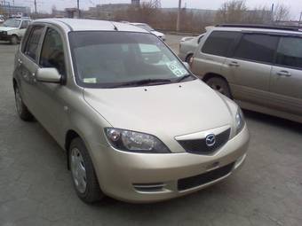 2003 Mazda Demio Photos