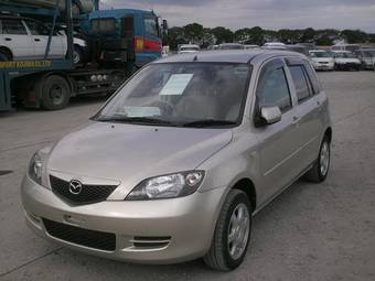 2003 Mazda Demio Pictures