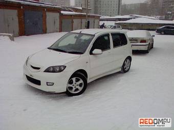 2003 Mazda Demio Photos