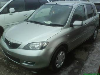 2003 Mazda Demio Images