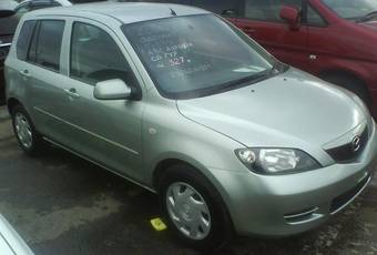 2003 Mazda Demio Pictures