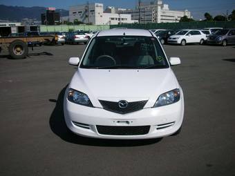 2003 Mazda Demio Pictures