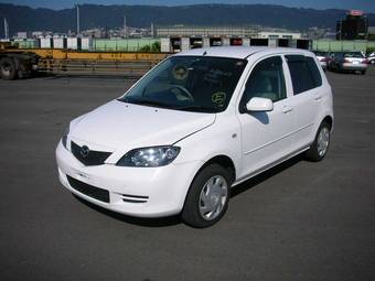 2003 Mazda Demio Pictures