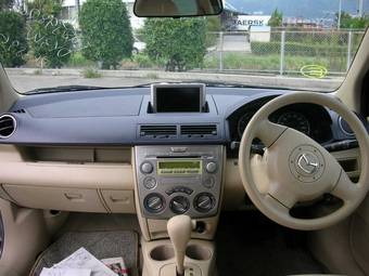 2003 Mazda Demio Pictures