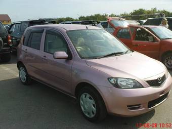 2003 Mazda Demio Pics