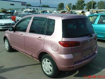 2003 Mazda Demio Photos