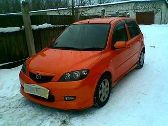 2003 Mazda Demio Pictures
