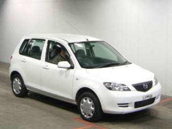 2003 Mazda Demio Photos