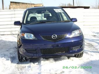 2003 Mazda Demio Photos