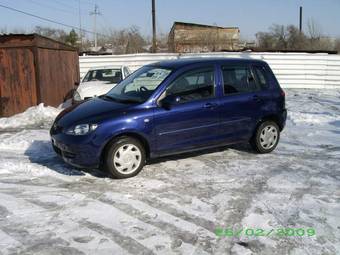 2003 Mazda Demio Pictures