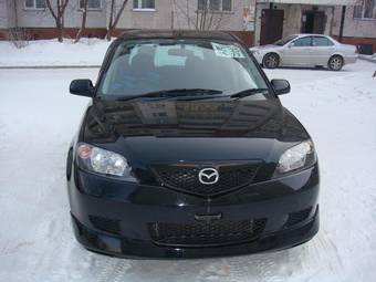 2003 Mazda Demio Photos