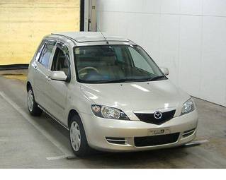 2003 Mazda Demio Photos