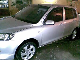 2003 Mazda Demio Photos