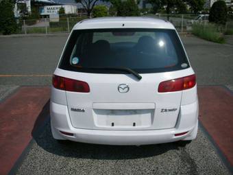 2003 Mazda Demio Photos