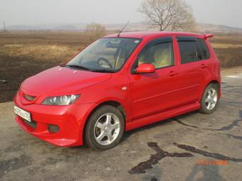 2003 Mazda Demio Photos