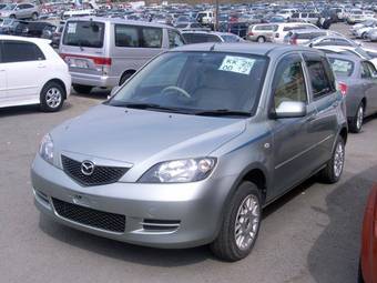 2003 Mazda Demio Pictures