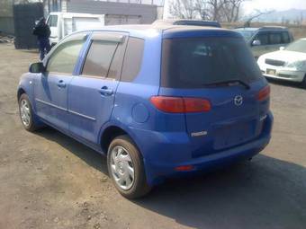 2003 Mazda Demio Photos