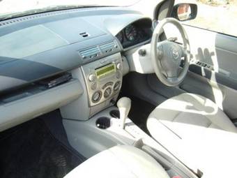 2003 Mazda Demio Photos