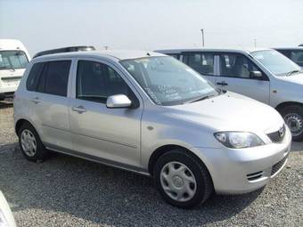 2003 Mazda Demio Pics