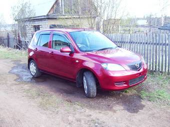 2003 Mazda Demio Photos