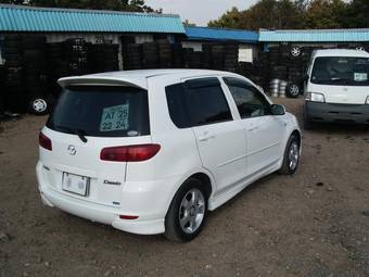 2003 Mazda Demio Photos