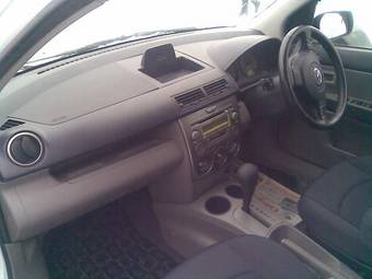 2003 Mazda Demio Pictures