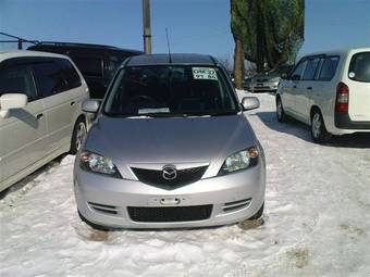 2003 Mazda Demio Pictures
