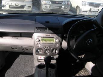 2003 Mazda Demio Pictures