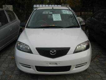 2003 Mazda Demio Pictures