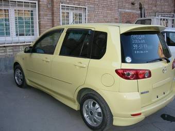 2003 Mazda Demio Pics