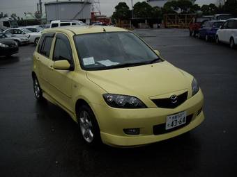 2003 Mazda Demio Pictures