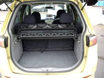 2003 Mazda Demio Pictures