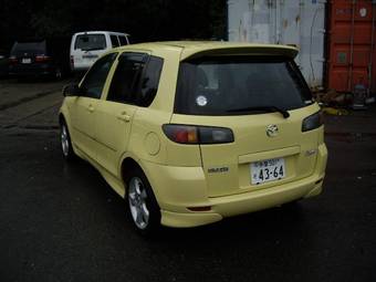 2003 Mazda Demio Photos