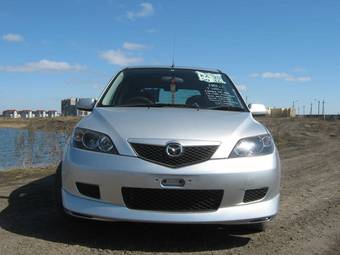 2003 Mazda Demio Photos