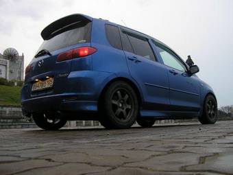 2003 Mazda Demio Pictures