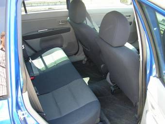 2003 Mazda Demio Photos