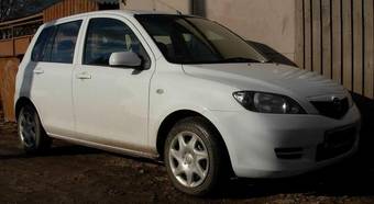 2003 Mazda Demio Photos
