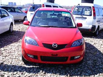 2003 Mazda Demio Pictures