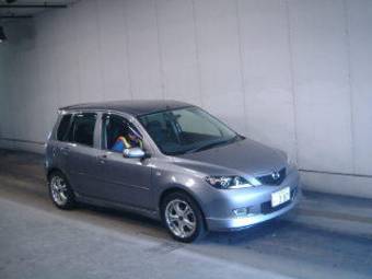 2003 Mazda Demio Pictures