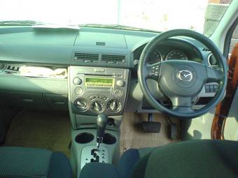 2003 Mazda Demio Pictures